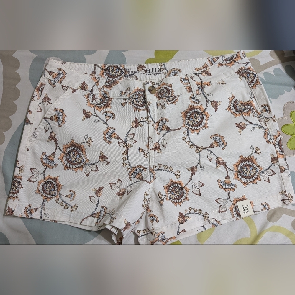 a.n.a White Floral Women's Shorts